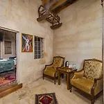 Otel Zula Cave House