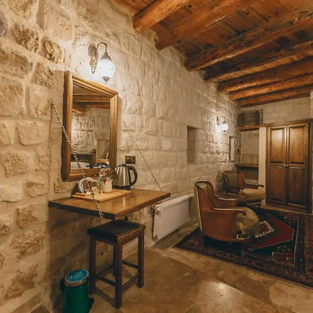 Zula Cave House *