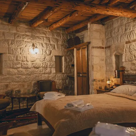 Zula Cave House *