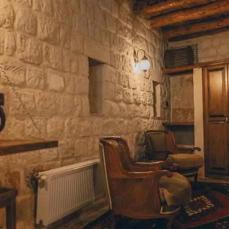Zula Cave House *
