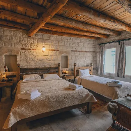 Zula Cave House *